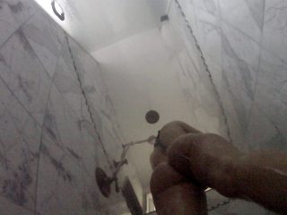 lk156 - London Keyes takes a hidden camera shower