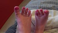 pic01 cougarbabejolee mesmerised by my pretty pink toes - Mesmerised By My Pretty Pink Toes