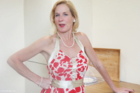 pic01 mollymilf mashing the spuds pt1 - Mashing The Spuds Pt1