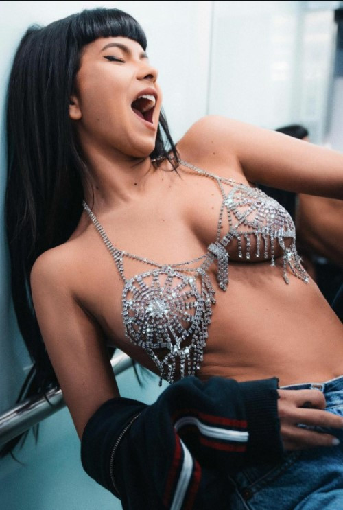 Brunette Hottie Inna Braless And - Inna Nude Sexy Pictures And Videos Of Romanian Singer